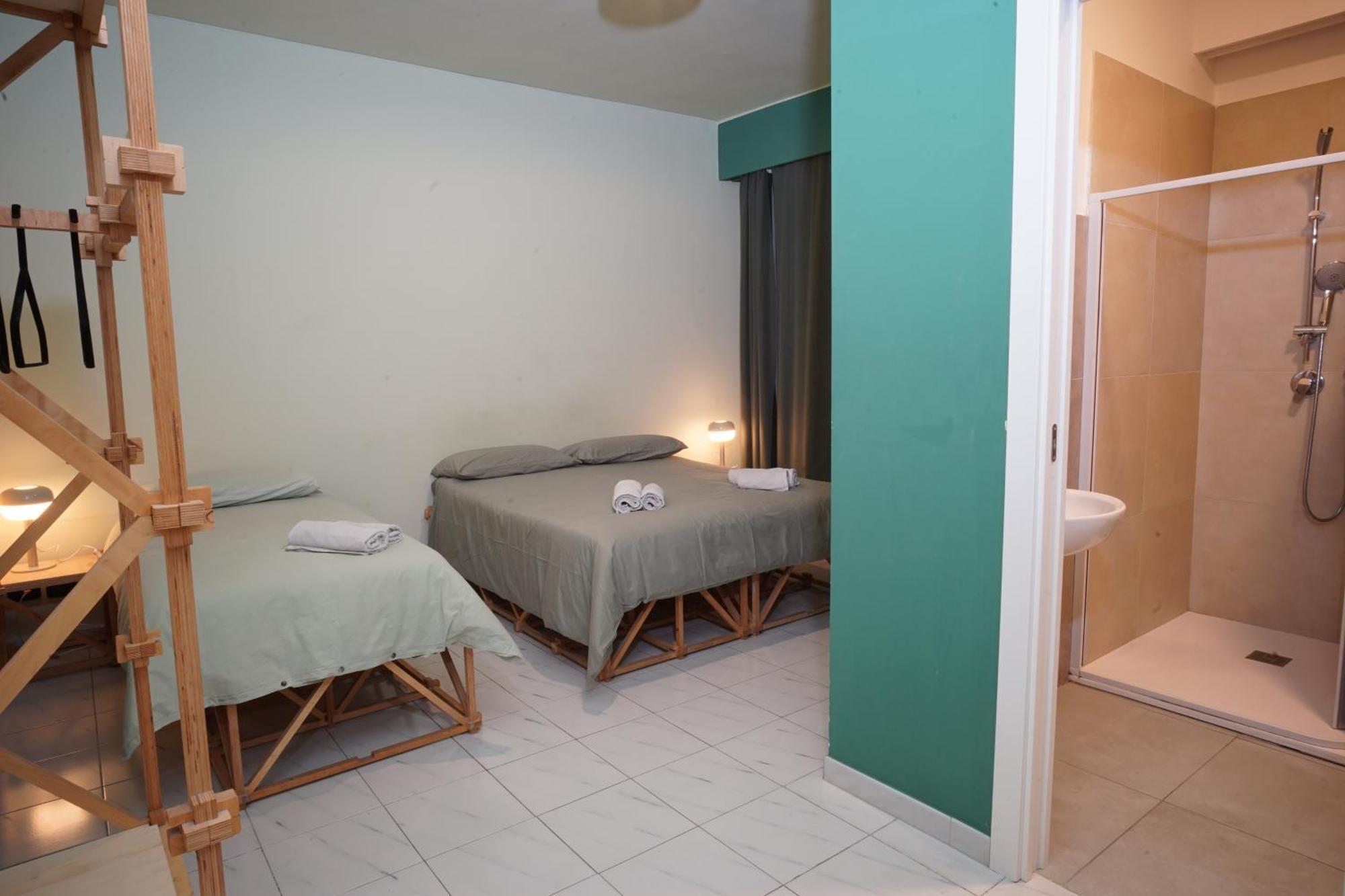 Casa Base Hotel Bari Buitenkant foto